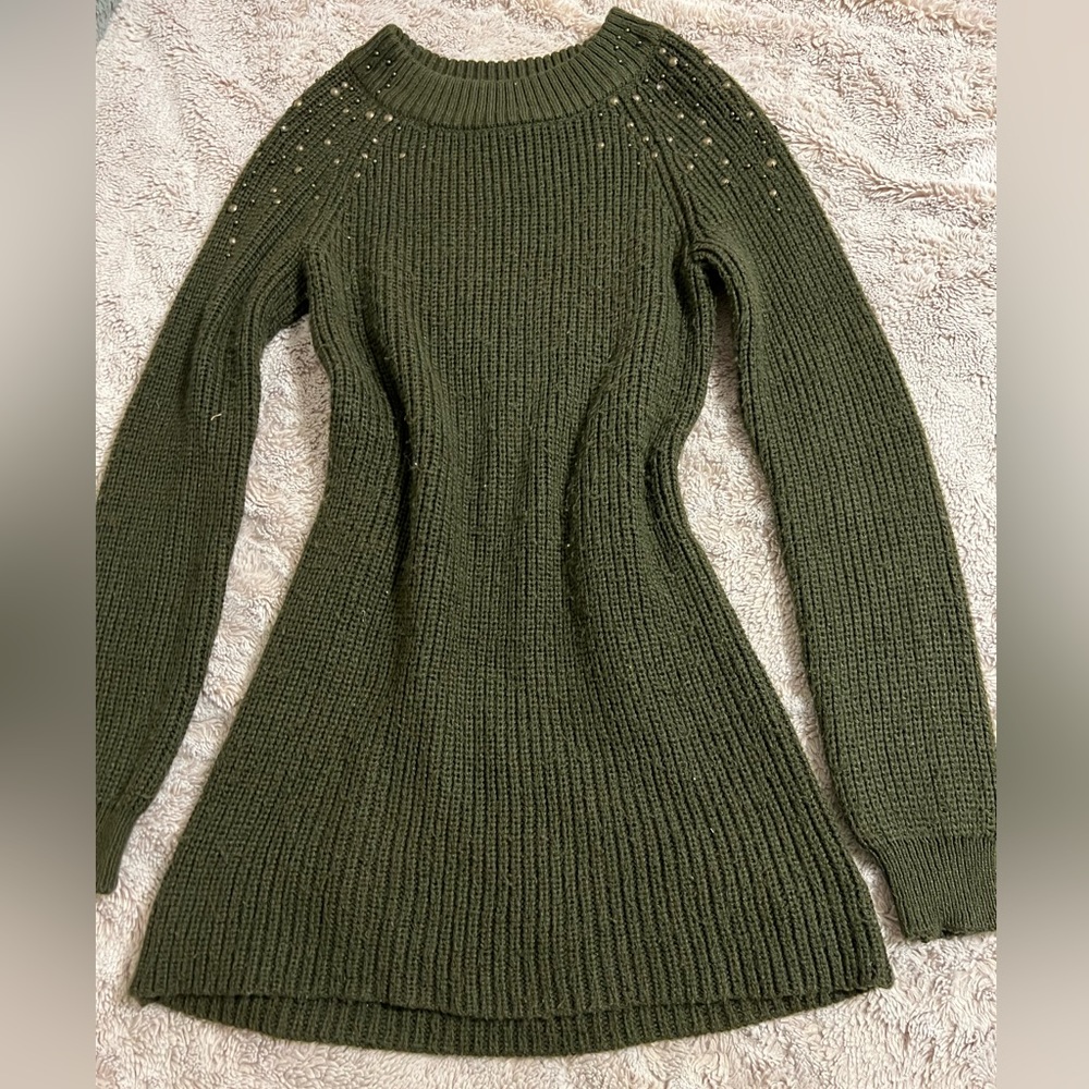 Adorable long sleeve knitted dress! fits tight and is stretchy!